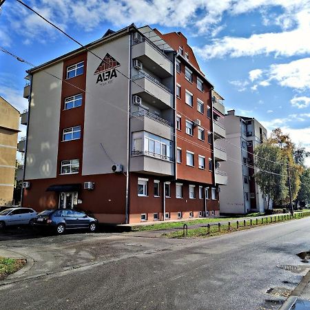 Apartman Espresso Sa Parkingom Sremska Mitrovica Exteriér fotografie