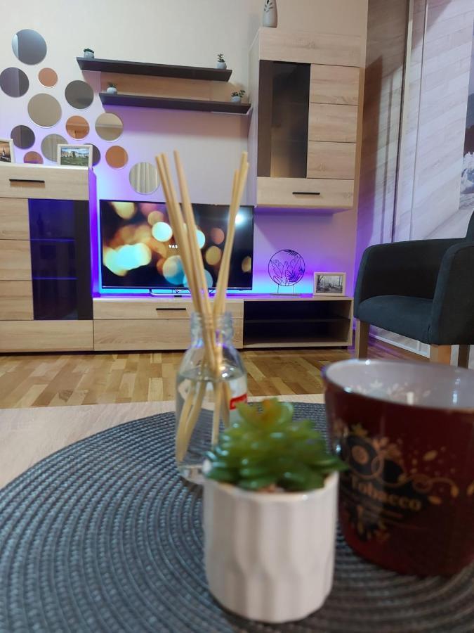 Apartman Espresso Sa Parkingom Sremska Mitrovica Exteriér fotografie
