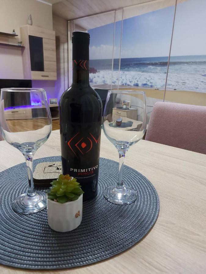 Apartman Espresso Sa Parkingom Sremska Mitrovica Exteriér fotografie