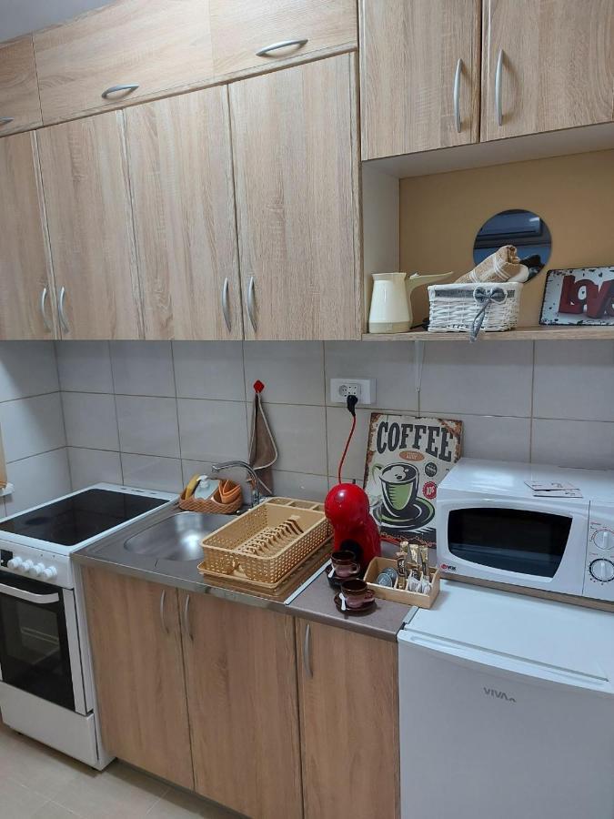 Apartman Espresso Sa Parkingom Sremska Mitrovica Exteriér fotografie