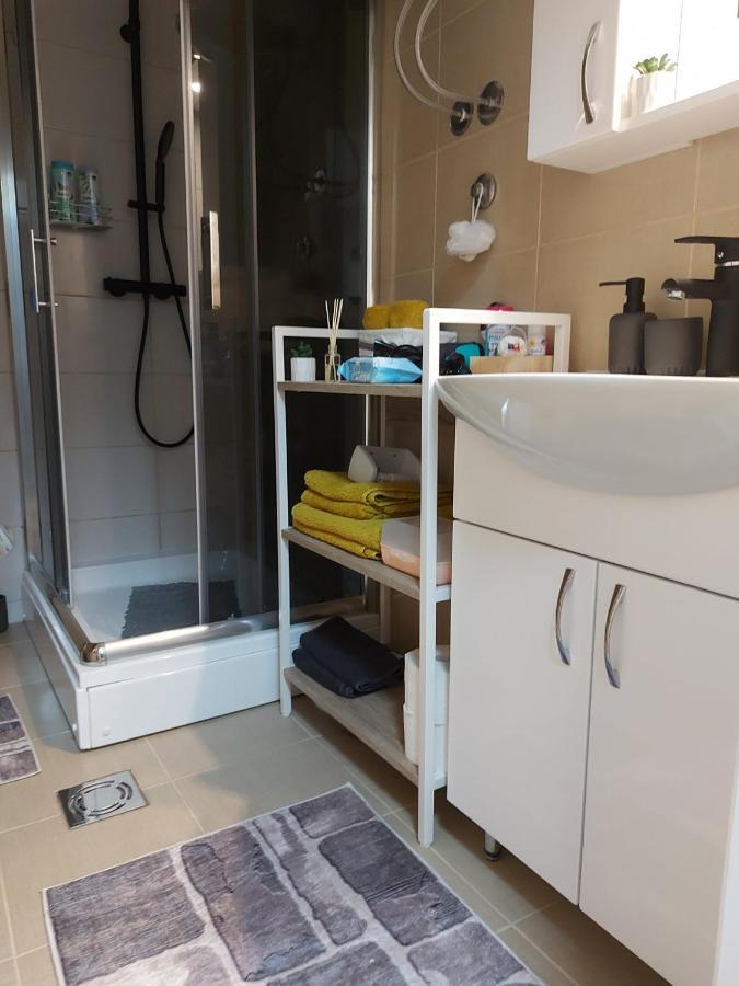 Apartman Espresso Sa Parkingom Sremska Mitrovica Exteriér fotografie