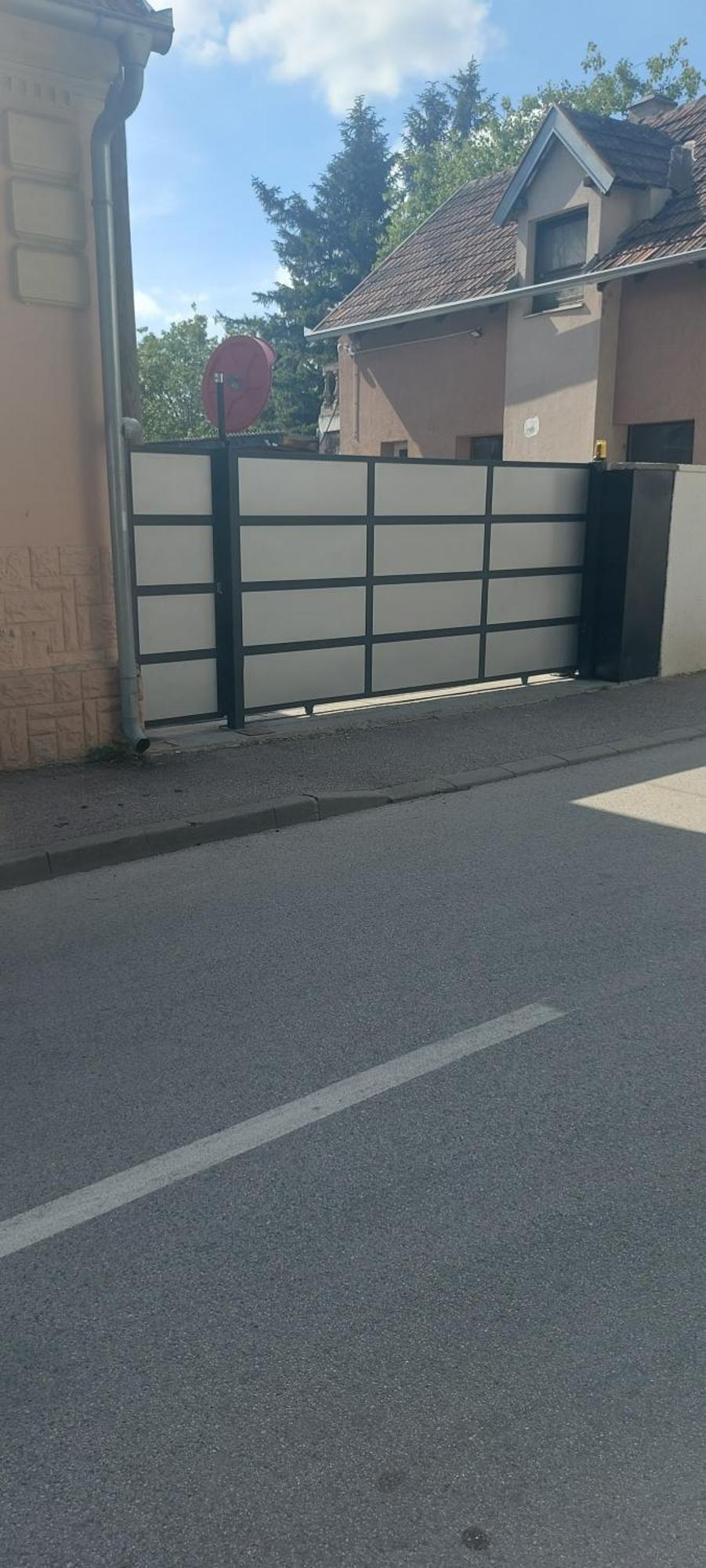 Apartman Espresso Sa Parkingom Sremska Mitrovica Exteriér fotografie